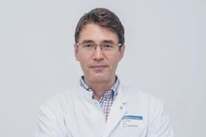 Importanța screeningului și chirurgiei robotice în cancerul colorectal