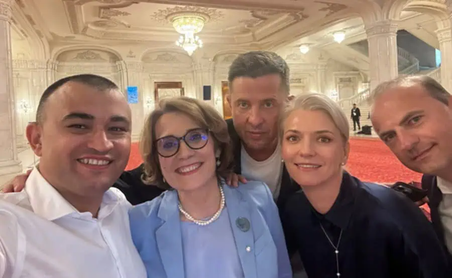 Liberali anti-Bolojan contestă în instanță congresul PNL și cer daune